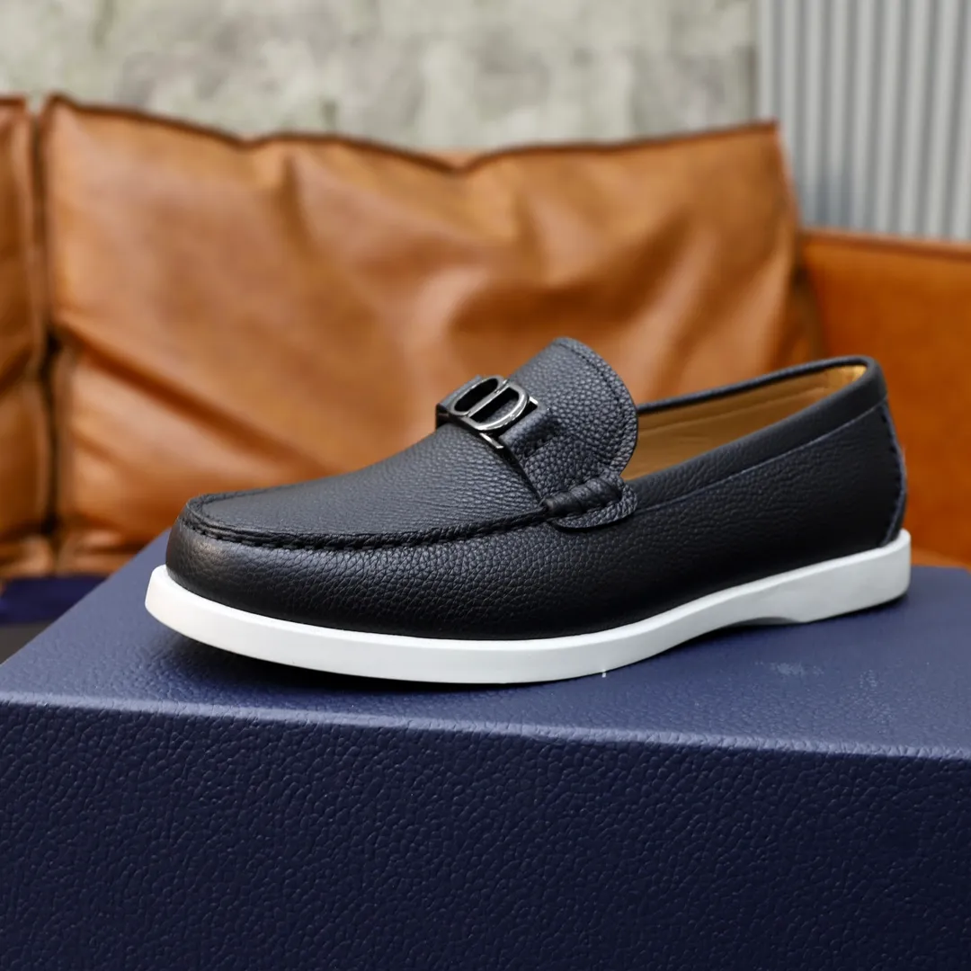 Ex-factory price: 540🙅‍♂️🙅‍♂️🙅‍♂️ Brand: Dior DIOR Standard code: Men's code 38/44 (45 can be customized) Grade: Same as the official website Material: Original cowhide stitching, cowhide lining, original TPU wear-resistant soft outsole Style categories: Leisure and sports version, footwear for driving, young fashion, European and American trends, British style Color: actual picture color